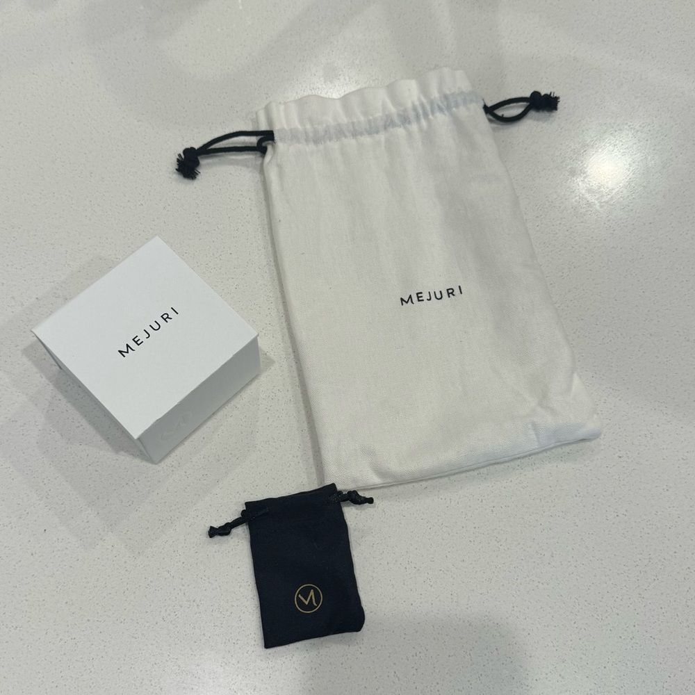 Mejuri box and bag
